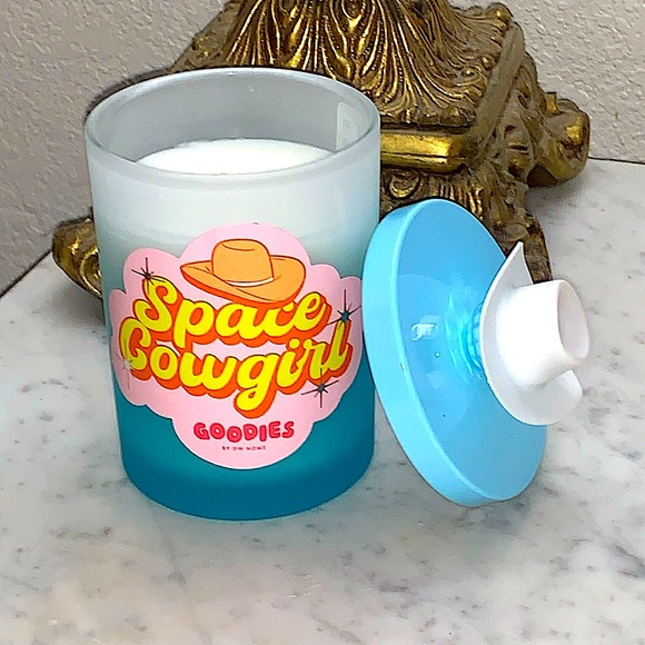 DW HOME CANDLE SPACE COWGIRL GOODIES 8.2 oz DISCO COWBOY 1 WICK NEW - Picture 2 of 6